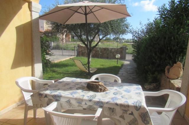 Appartamento Casa Alice Budoni Esterno foto